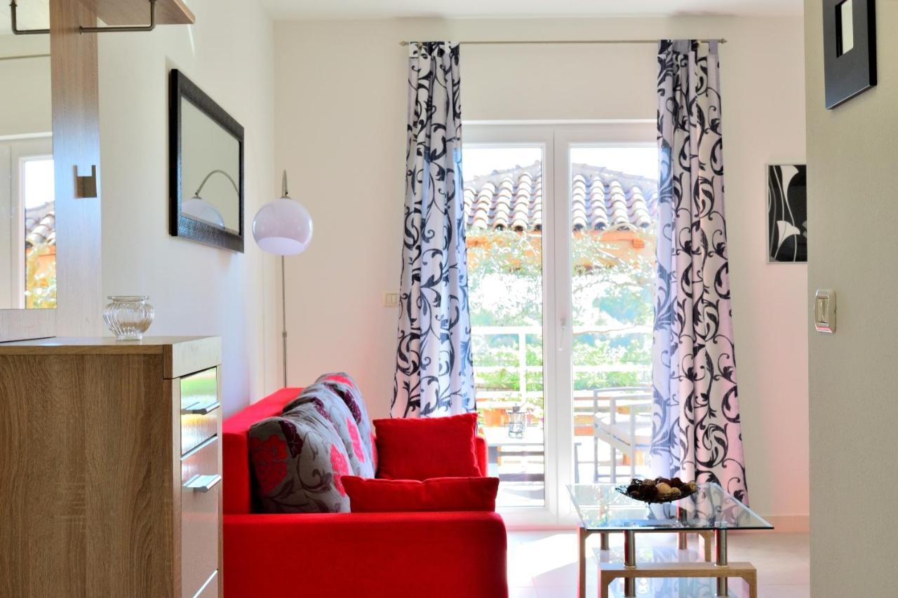 Apartment Domus Lauri Umag Bagian luar foto