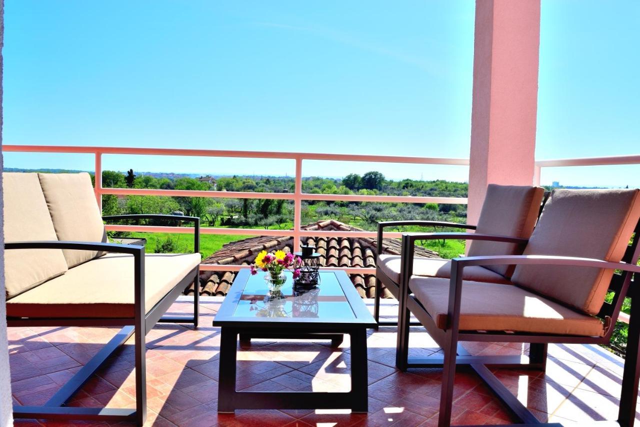 Apartment Domus Lauri Umag Bagian luar foto