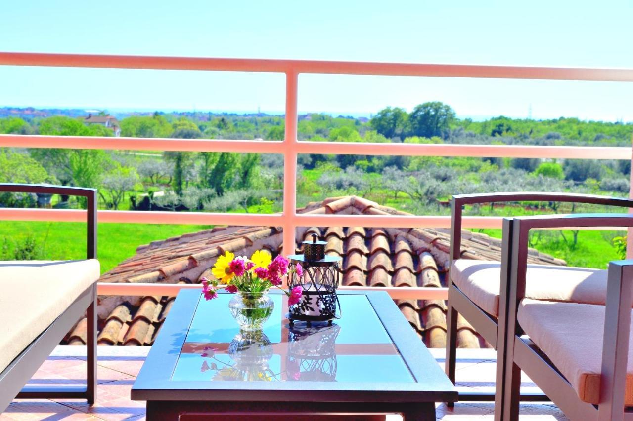 Apartment Domus Lauri Umag Bagian luar foto