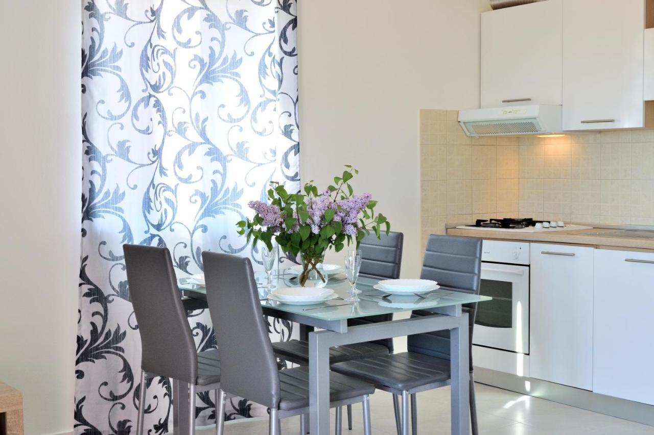 Apartment Domus Lauri Umag Bagian luar foto
