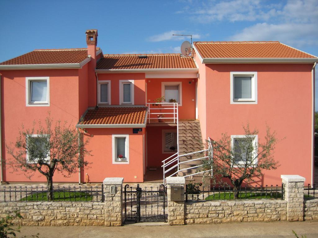 Apartment Domus Lauri Umag Ruang foto